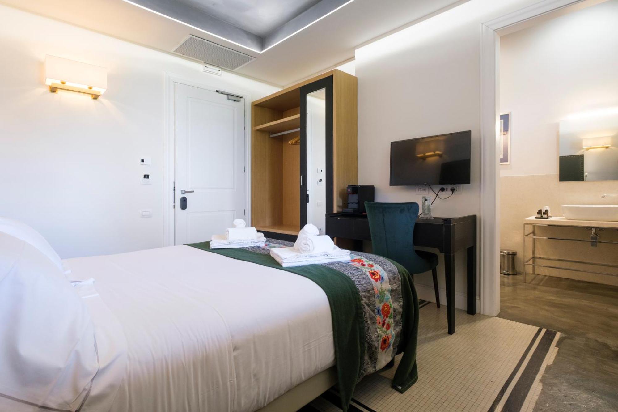 Kemani Villa Sara Olbia Room photo